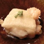 ぎんざ 一二岐 - 高知県産鰹のわら焼き 1500円 の揚げゴマ豆腐