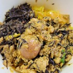 SPICY CURRY 魯珈 - 梅ひじき鶏キーマ∔ひじきのアチャール