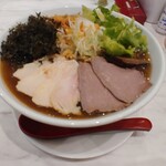 みなとや - 鶏と牛のレアチャーシュー、これも旨い