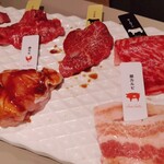 熟成和牛焼肉エイジング・ビーフ - お肉盛り合わせ