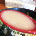 Ramenhisachan - スープは塩とんこつ。思ったよりもあっさり味。もう少し濃い味でも良いかなぁ。