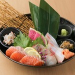 Assortment of 5 types of sashimi (including 2 types of Small dish)