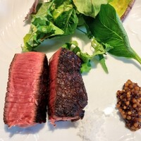 La Brianza - 長野県産鹿炭火焼き。滋味旨みギュッと凝縮、程よく噛み応え、噛むほどにおいしい(๑´ڡ`๑)　塩が要らないくらいお味しっかり、塩を少し甘み引き立つそれもまたおいしいわぁ♡