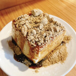 大和田とうふ店 - 絹ごし豆腐にきな粉＋黒蜜　私の定番デザート