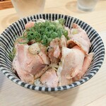 とんぼ庵 - 今日のめし　レアチャーシュー丼