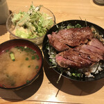 本陣 - ステーキ丼ランチ￥950