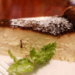 Bisutoro Ebisuya - バスクチーズケーキ