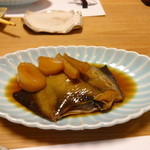 あじわい処　あかぎ 湯田店 - カレイの煮つけ、肉厚で美味しい！