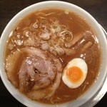 喜九成食堂 - とんこつ醤油ラーメン