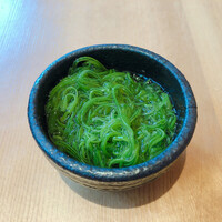 SUSHI TOKYO TEN、 横浜店 - 三陸のめかぶ