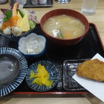 大船海鮮食堂 魚福 - 海鮮丼