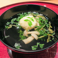 四季 - お椀　（薩摩芋真薯　　菊菜　大輪菊　白占地　木の芽）　