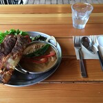 モイベーカリー - 金属スプーン(レンゲ)はタイランド製。カトラリーの材質によって味が変わるのか試してみる