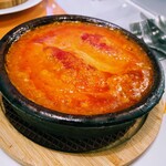 スペイン料理 ダリ - 赤ピーマンの魚詰めトマトソース