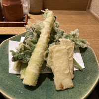 赤坂あじさい - 山形産山菜の天ぷらUP