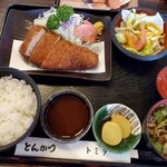 Tonkatsu Tomita - ロースカツ定食¥1485
                        ご飯は美味しい