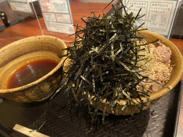 なぜ蕎麦にラー油を入れるのか 西武新宿店 西武新宿 そば 食べログ