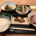 茜坂大沼 - 鯛茶漬け御膳＋銀鱈西京焼き２５００円。鯛と銀鱈が手強いご飯泥棒です（笑）。ご飯の具合も良く、とても美味しく、とてもたくさんいただきました（╹◡╹）（╹◡╹）