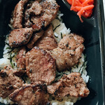 ほっともっと - 開けたばかりのステーキ丼