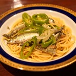 ケイブ バー - 本日のパスタ　　稚鮎と万願寺唐辛子のスパゲッティー
