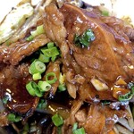 吉ひろ - 牛スタミナ定食の肉アップ