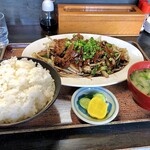 吉ひろ - 牛スタミナ定食　850円