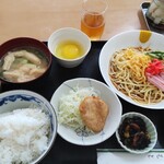 Shokudou Irokawa - 2021/7/7(水)　日替り定食550円(冷やし中華、サラダ、フライセット)