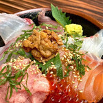 [Water only! 】Takarajimadon with 8 kinds of deluxe dishes