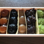 おさんこ茶屋本店 - 五色だんご折詰（小）