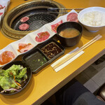 Sumibiyakiniku Kuguru - 