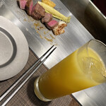 ステーキ ベンガル - 3杯目はオレンジブロッサム
      生→ハウス白ワイン