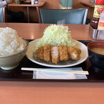 Tonkatsu Sakai Seinikuten Yonoten - 厚切りロースかつ定食 各特大