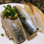 Gatten Sushi - がってん寿司 上尾店　「光り物3貫」