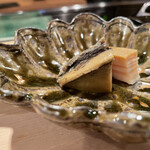 登喜和鮨 - 佐渡産蒸し鮑としゃり玉