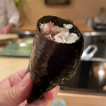 登喜和鮨 - 鮪の脳天廻りルイベ手巻