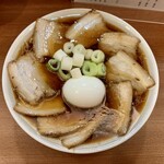 濃厚中華そば 佐とう - チャーシュー中華そば　半熟玉子トッピング