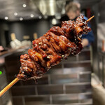 YAKITORI 燃 es - 内蔵系の希少部位の代表選手な繋ぎは、
      雄雌食べ比べにて、流石にどっちが
      雄雌かは判らずも、歯応えと旨味の
      違いを堪能出来る素晴らしい一本です！