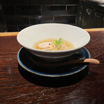 YAKITORI 燃 es - 自家製麺の清湯塩ラーメン