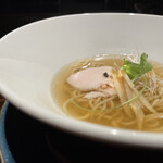 YAKITORI 燃 es - 焼鳥屋さんで最近〆ラーを提供するお店が増えましたが、塩好きの私としては敢えて誤魔化しの出来ない塩で勝負の森さんに改めて拍手喝采です！