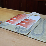 兄弟寿し - 出番を待つ南蛮海老