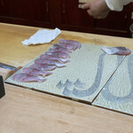 兄弟寿し - 出番を待つ鯵