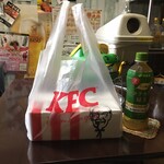 Kentakki Furaido Chikin - 飲み物もあったけど
                        先に飲んでしまった（氷りが…）