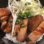 麺屋一燈 - バターたっぷりローストポークガーリックめし