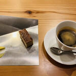37+1 - コーヒーとチーズケーキ
