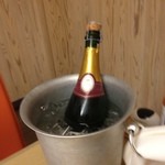 Mamma Mari- - パーティーでの乾杯用シャンパン！