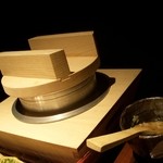 ロクザ - 筍御飯　お釜ごとやって来ます