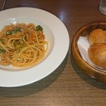 オステリア ブランカ - 万願寺唐辛子のパスタ&フォカッチャ