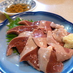 名古屋の立ち呑み 大安 - これぞ名物、三河産若鶏肝刺身210円