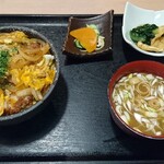 味の八珍亭 - かつ丼