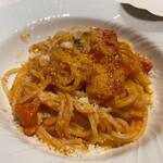 Mangia mo - パスタはトマトソースを使ったパスタ、チーズとの相性もバッチリでした。
       